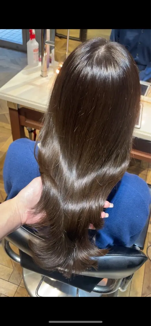 ロング カラー ブリーチ グレージュ ブリーチなしカラー オリーブグレージュ オリーブグレー カット ヘアカラー トリートメント ご新規様限定 透明感カラーKANAのヘアスタイル