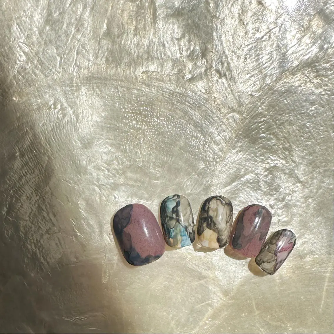 ショート ネイル 🪞KAPE NAIL 🪞のネイルデザイン