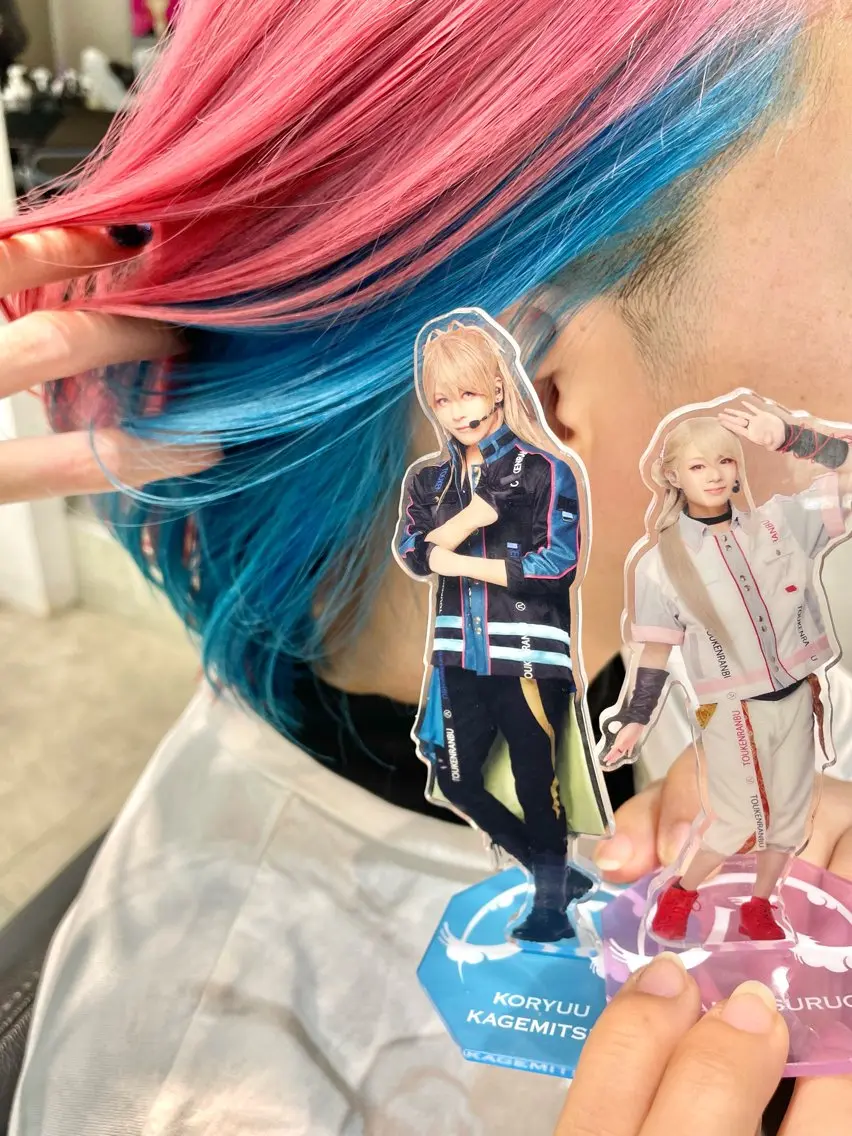 ロング カラー ブリーチ ブルーカラー ケアブリーチ ピンクカラー ヘアカラー トリートメント インナーカラー 推し ブリーチ  髪質改善のヘアスタイル