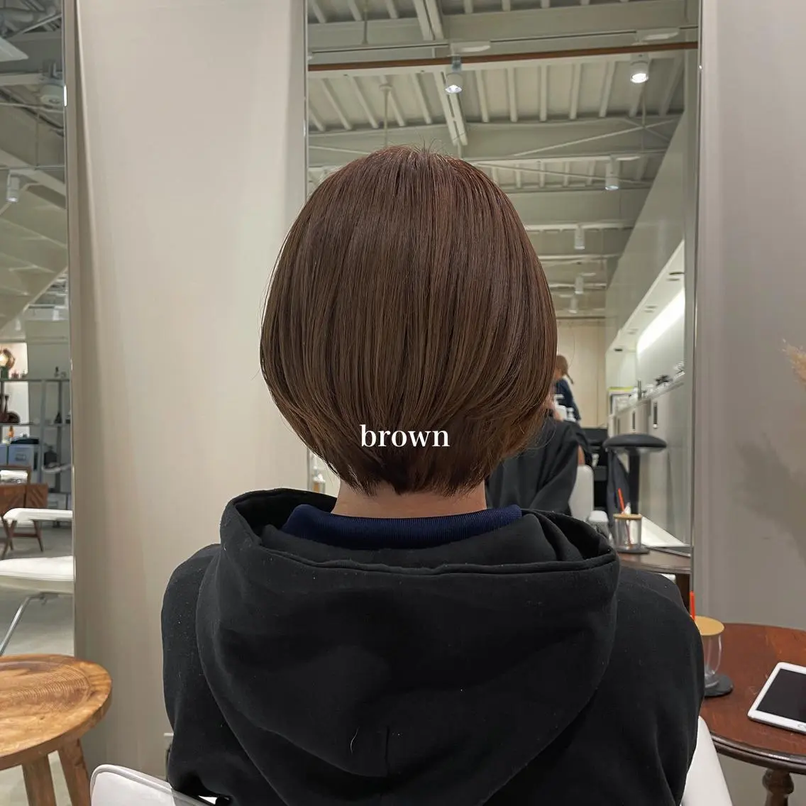 ショート カラー ブラウンカラー 峯崎 葵のヘアスタイル