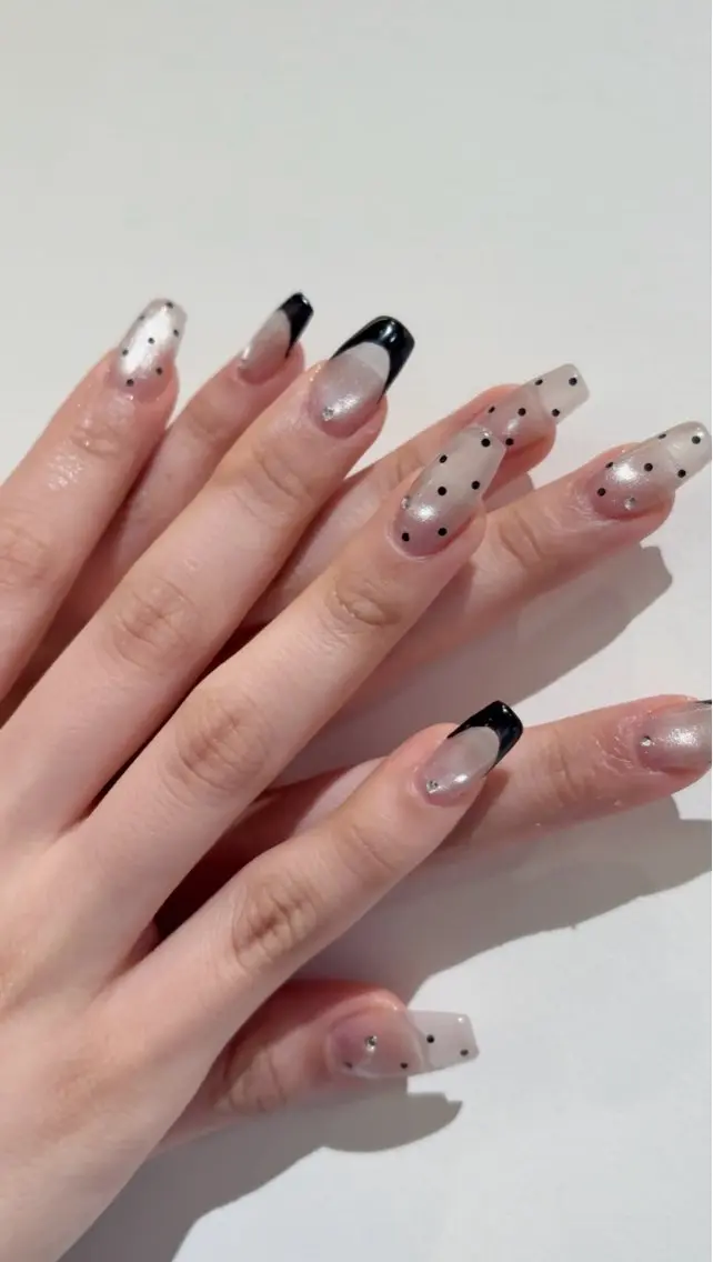 オフなし　10本長さだし➕マグネット➕フルデザインドットネイル💅スワロフスキー5粒込み🩷の写真