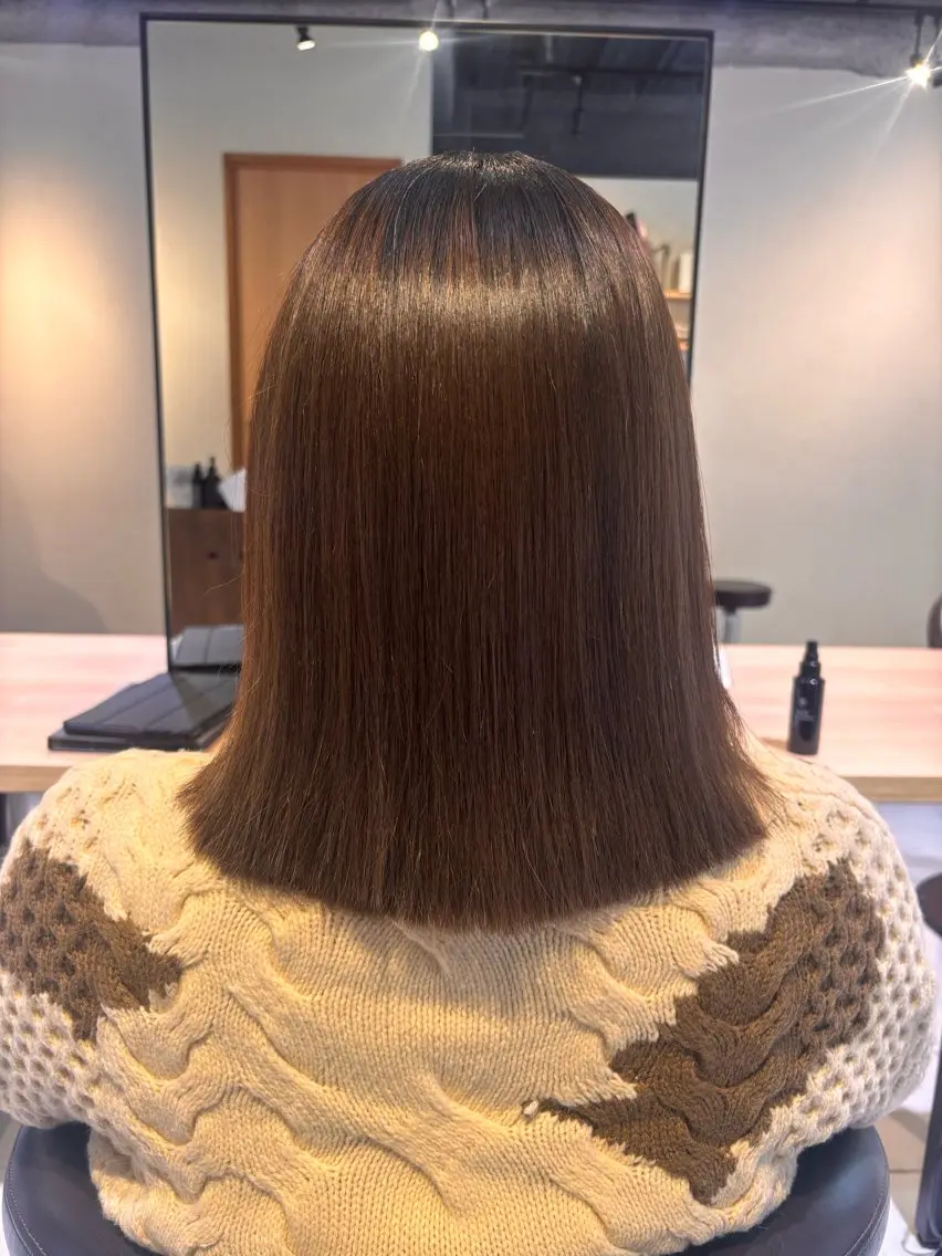 ミディアム 髪質改善 カット 縮毛矯正 トリートメント 尾形 百花のヘアスタイル