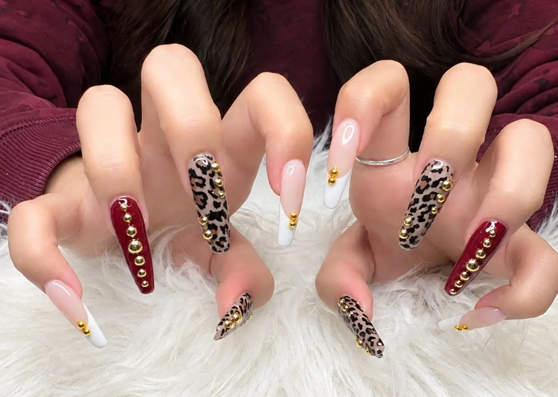 ネイル MIKA RUBY NAIL SLONのネイルデザイン