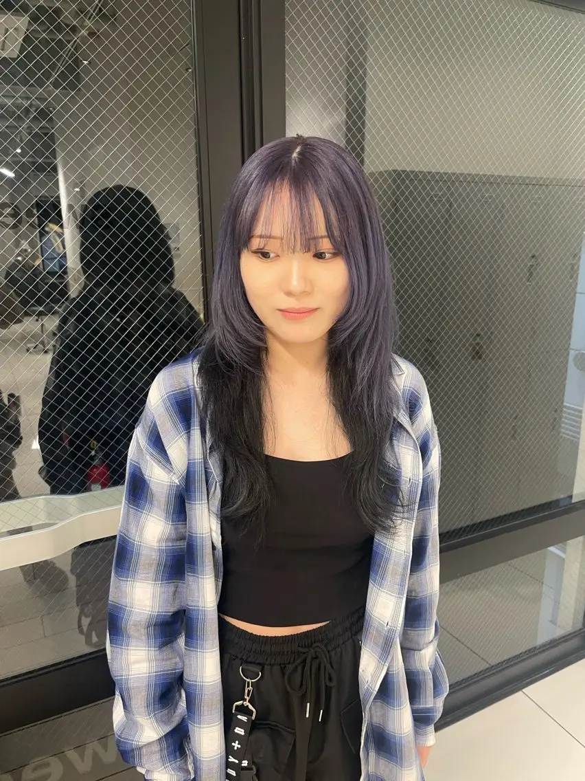 ロング カラー デザインカラー ウルフカット yuzuna ハイトーン 天神のヘアスタイル
