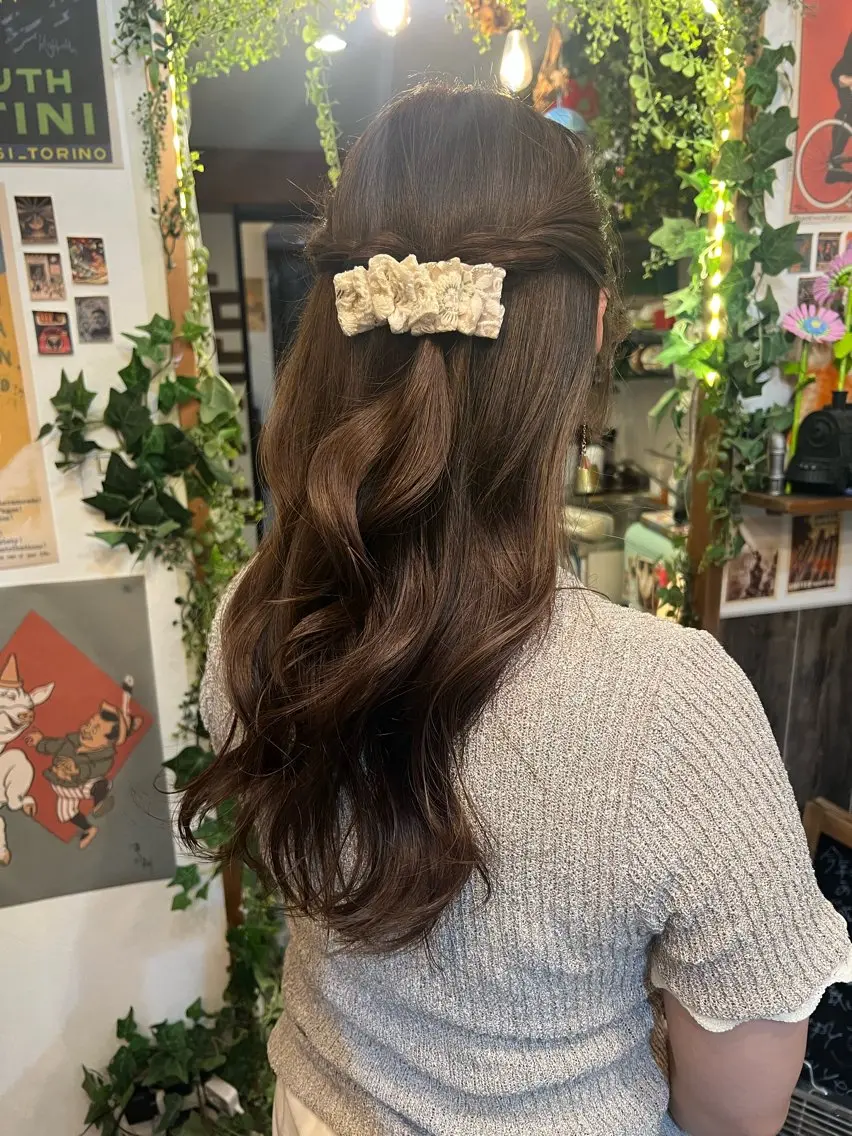 ロング カラー ヘアアレンジ ハーフアップ グレージュ オリーブグレージュ オリーブグレー カット ヘアカラー トリートメント カラーパティシエ facce🌼ikoのヘアスタイル