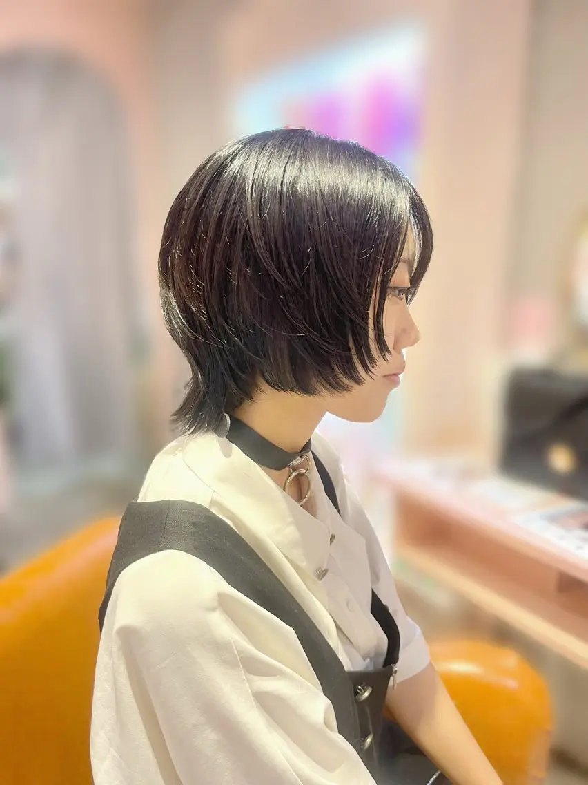 ミディアム 髪質改善 トリートメント ウルフカット カット トリートメント 似合わせ／ハイトーン カラー AYAKAのヘアスタイル