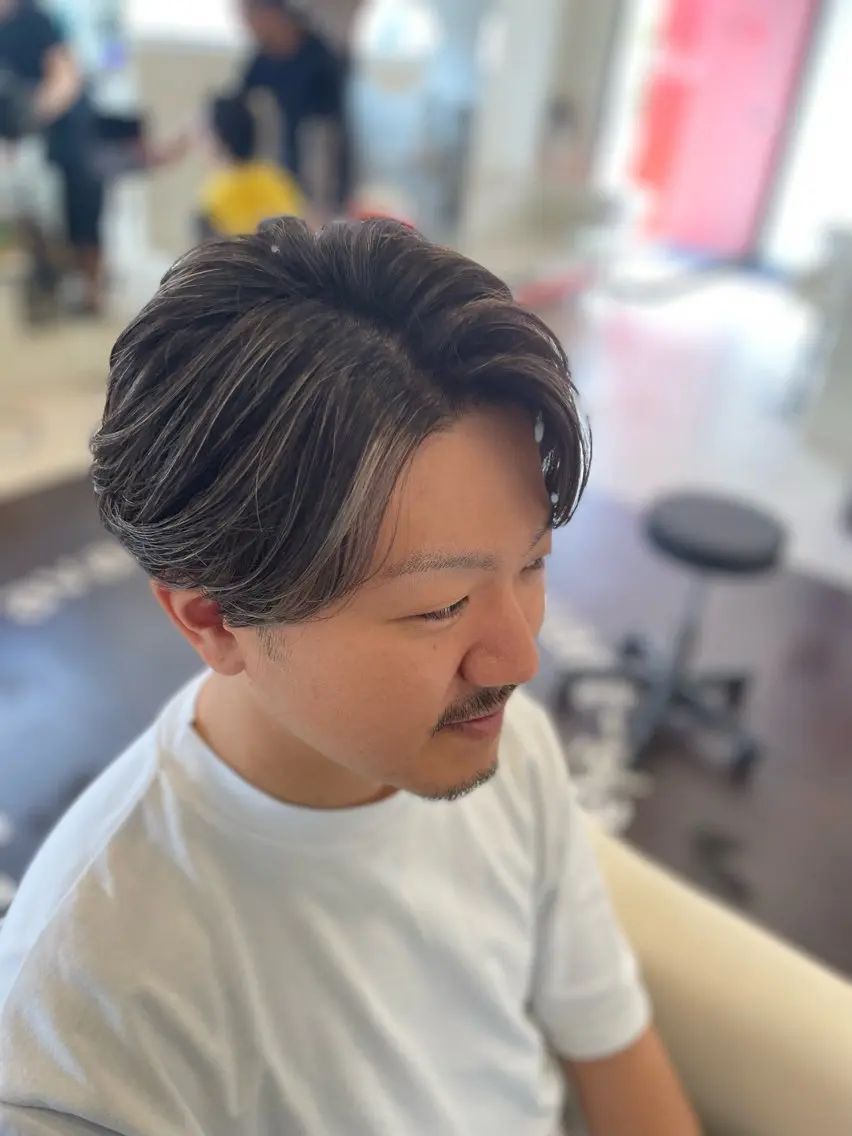 カラー メンズ メンズブリーチ メンズメッシュ ブリーチ メッシュ カット ヘアカラー パーマ トリートメント 長屋 裕也のヘアスタイル