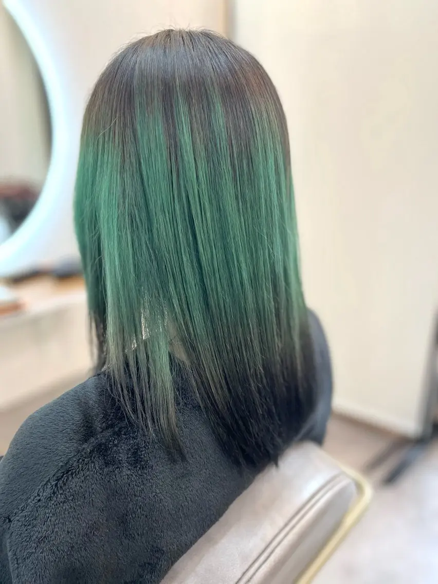 ミディアム カット ヘアカラー 下野 悠也のヘアスタイル