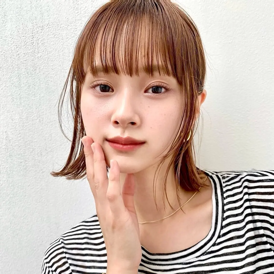 ショート YUJIN ツイスパ波巻き🔥のヘアスタイル