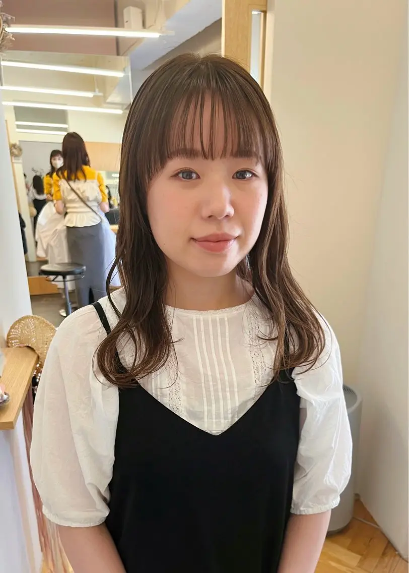 ミディアム カラー ベージュカラー ブリーチ ブリーチなしカラー オリーブベージュ 西山 紗耶香🪽 透明感カラー/ボブのヘアスタイル
