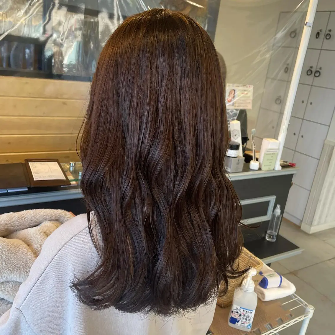 セミロング カラー スナコザワ レナのヘアスタイル