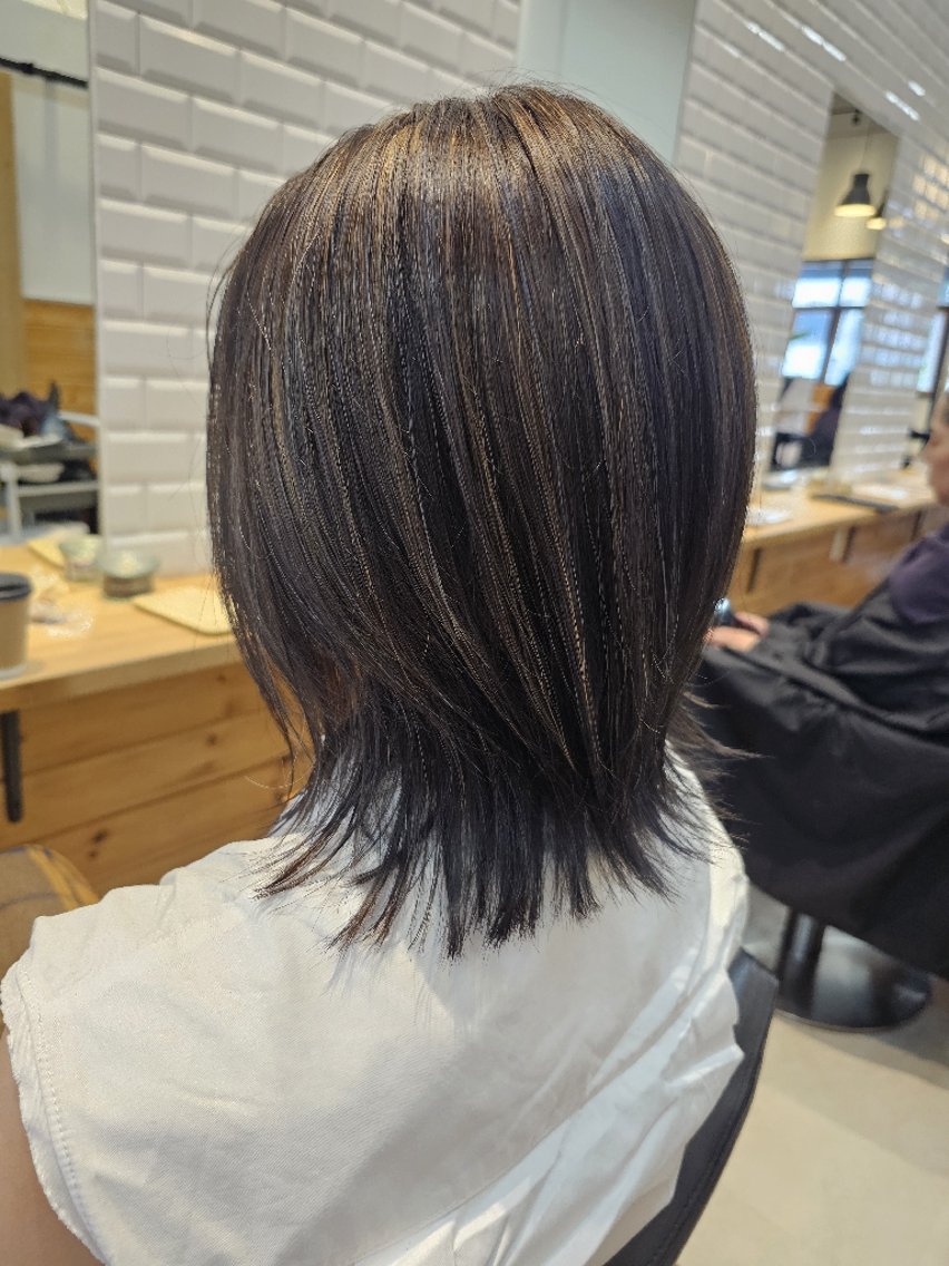 ミディアム ハイライト カット ヘアカラー MATSU 🌟個性派カラーのヘアスタイル