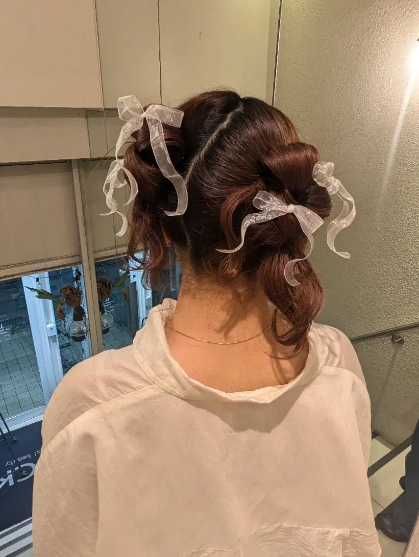セミロング ヘアセット お呼ばれヘア/顔周り カット/レイヤーのヘアスタイル