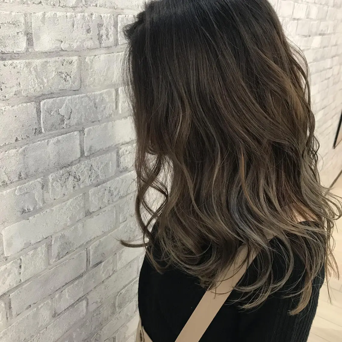 ミディアム カラー ハイライトカラー ハイライト カット ヘアカラー Oopsレイヤー 加藤澄都のヘアスタイル