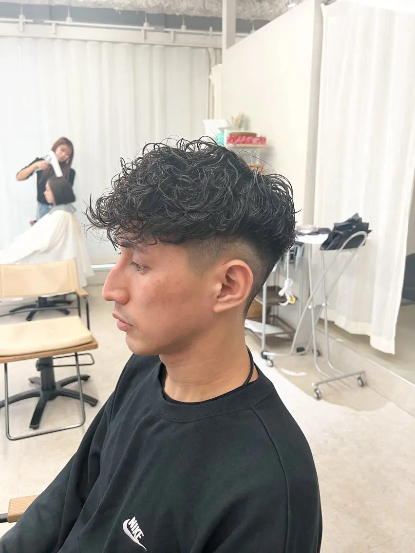 パーマ メンズ スペインカール カット パーマ 桑原 希吏のヘアスタイル