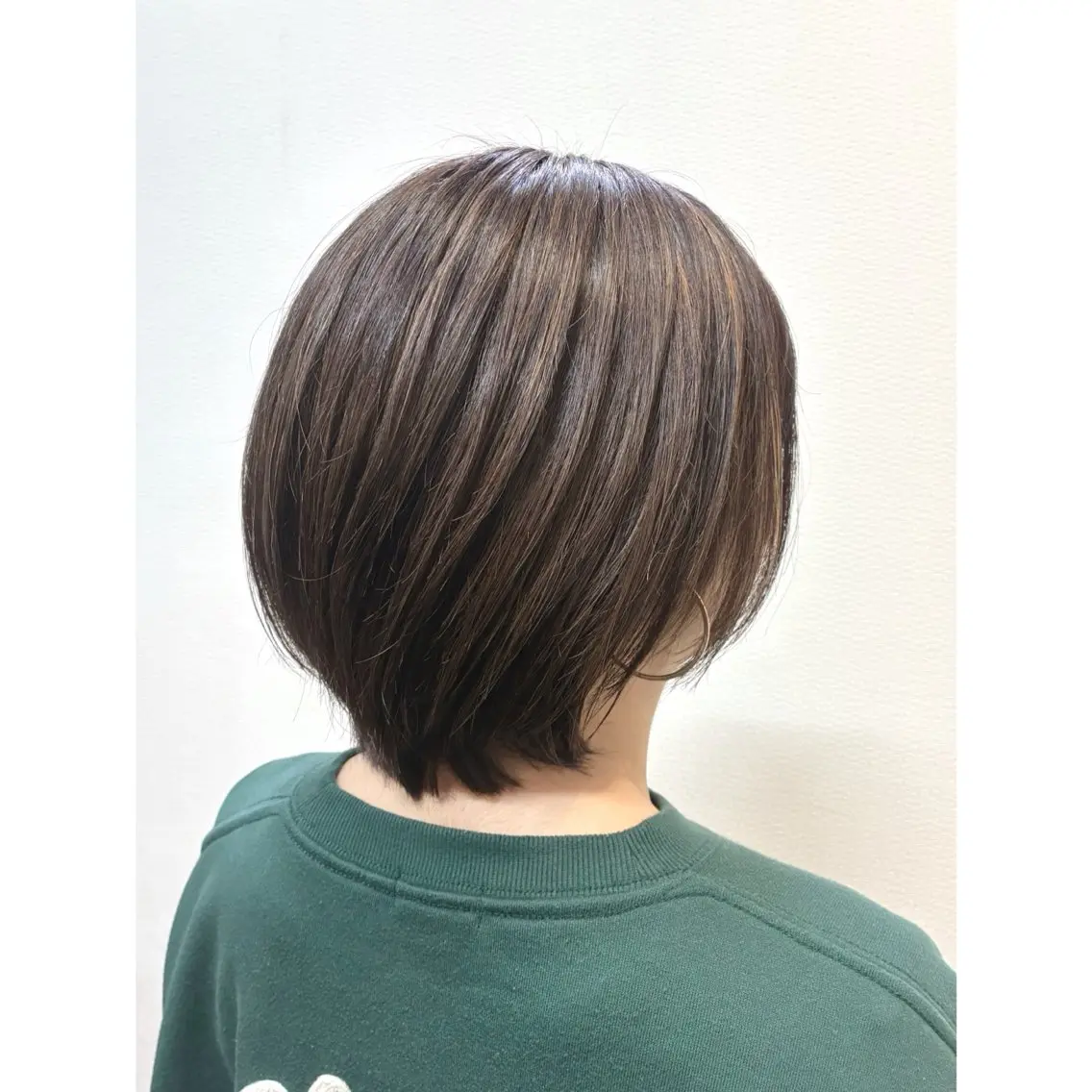 ショート 島袋カナ🪞 カラー × 髪質改善のヘアスタイル
