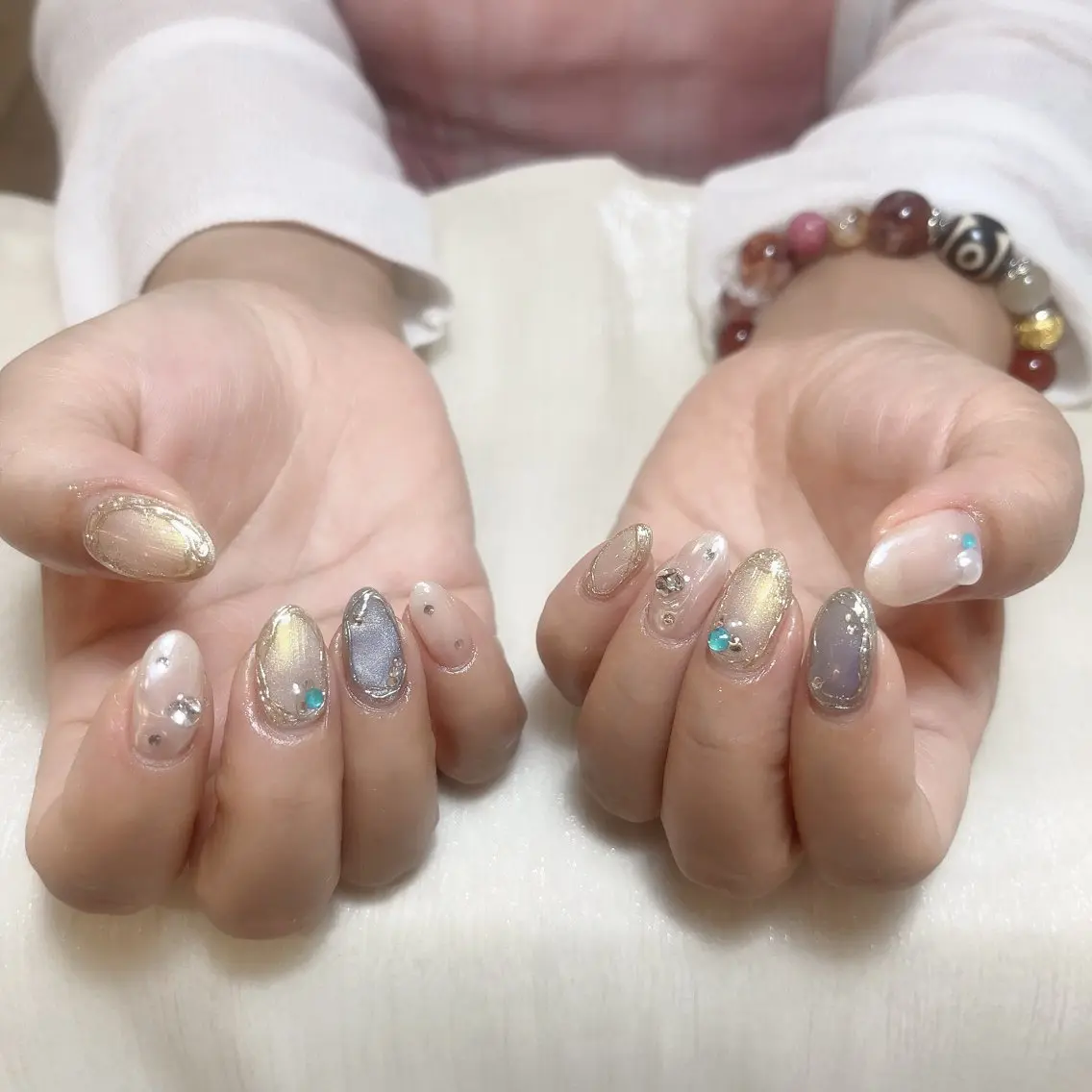ネイル ハンドネイル MoonNail ユリ🌸のネイルデザイン