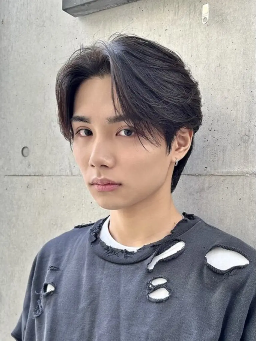 メンズ アイブロウ カット パーマ ヘアセット 圧倒的 毛流れ センターパートのヘアスタイル