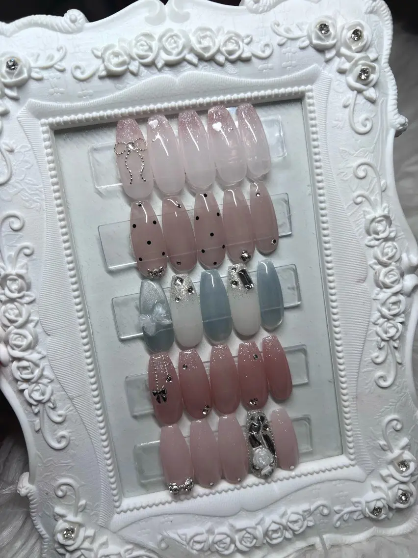 ネイル シンプルネイル eclana🤍 sarinaのネイルデザイン