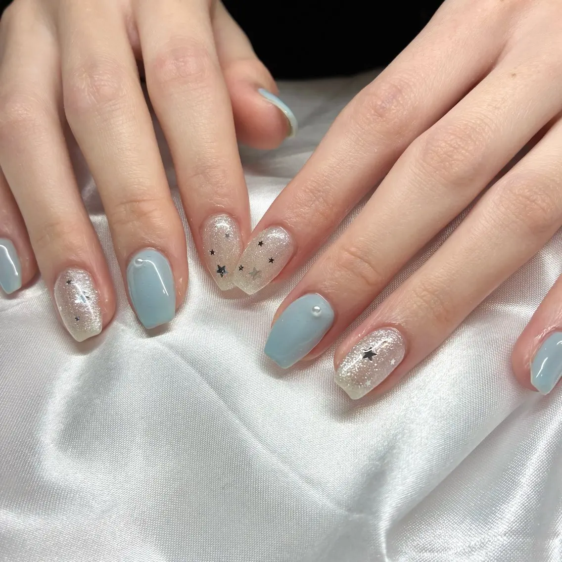 ネイル ホログラムネイル ハンドネイル Nail ヌシん家 AKANEのネイルデザイン