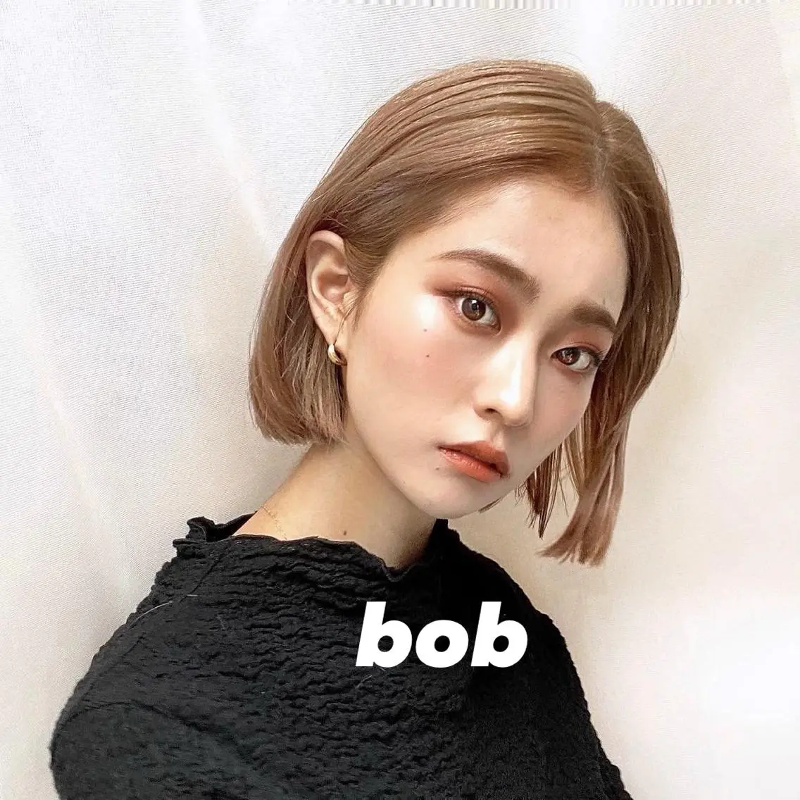 ショート カラー 切りっぱなしボブ 前下がりボブ ブリーチ グレージュ イルミナカラー カット ヘアカラー トリートメント レイヤー専門家 ダブルカラー修のヘアスタイル