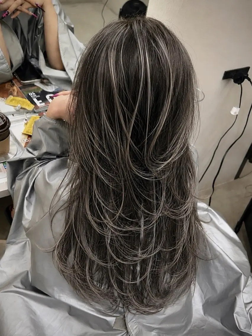 セミロング カラー ヘアカラー トリートメント 今が1番似合う自分に /志音のヘアスタイル