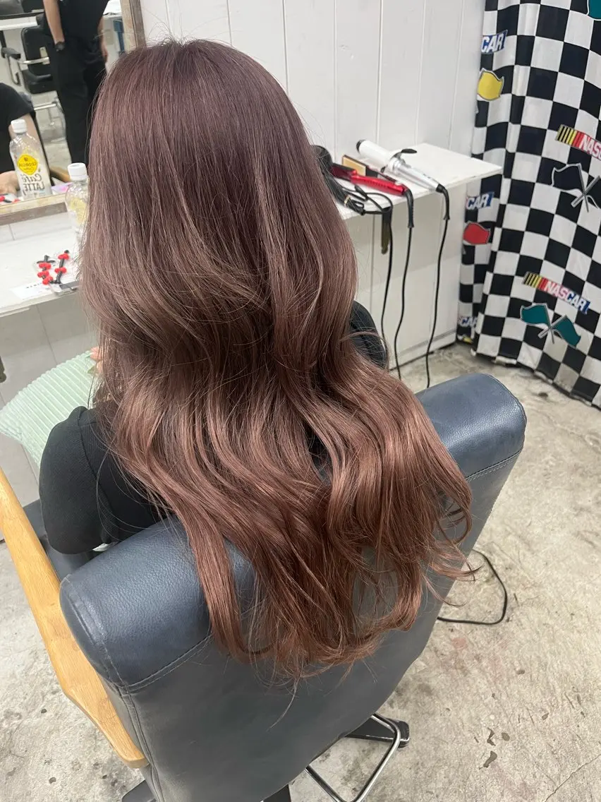 ロング ヘアカラー トリートメント VENICE MIKIのヘアスタイル