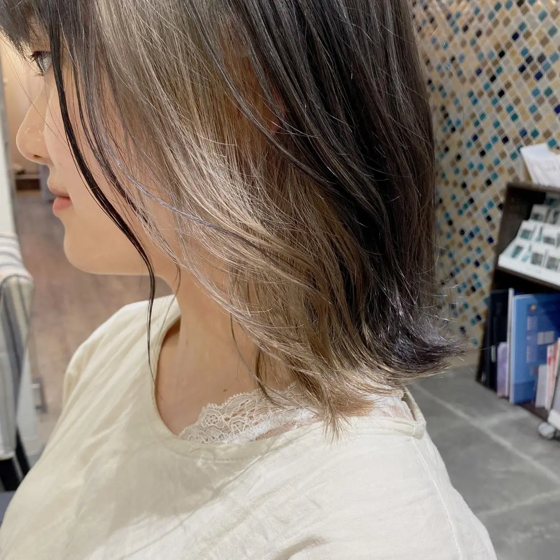 ミディアム カラー ヘアアレンジ ブリーチ インナーカラー カット ヘアカラー トリートメント 竹内啓太 ボブのヘアスタイル