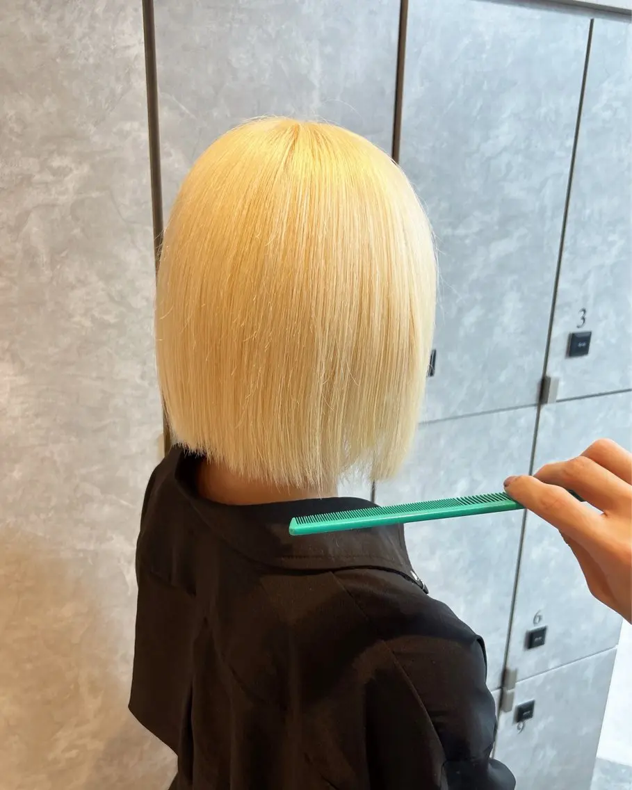 ショート カラー ブリーチ 透明感カラー ハイトーンカラー ボブ みる/ハイトーン ✨透明カラーのヘアスタイル