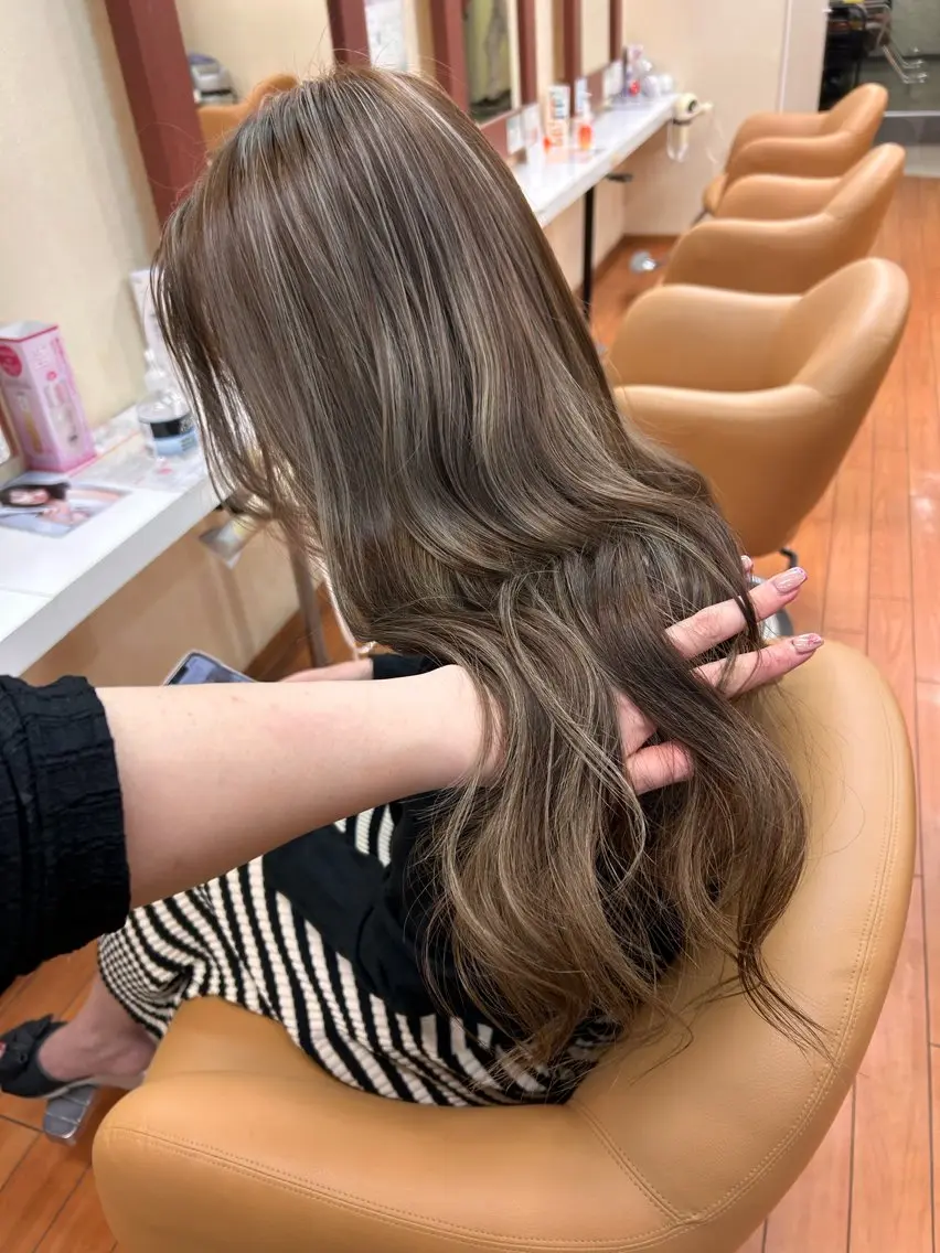 ロング ケアカラー ロング トリートメント カット ヘアカラー パーマ 濱川 良栄のヘアスタイル