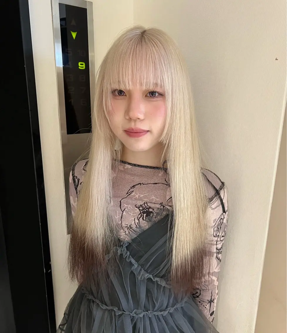 ロング ヘアカラー デザイン🥇複雑履歴 ハイトーン特化のヘアスタイル