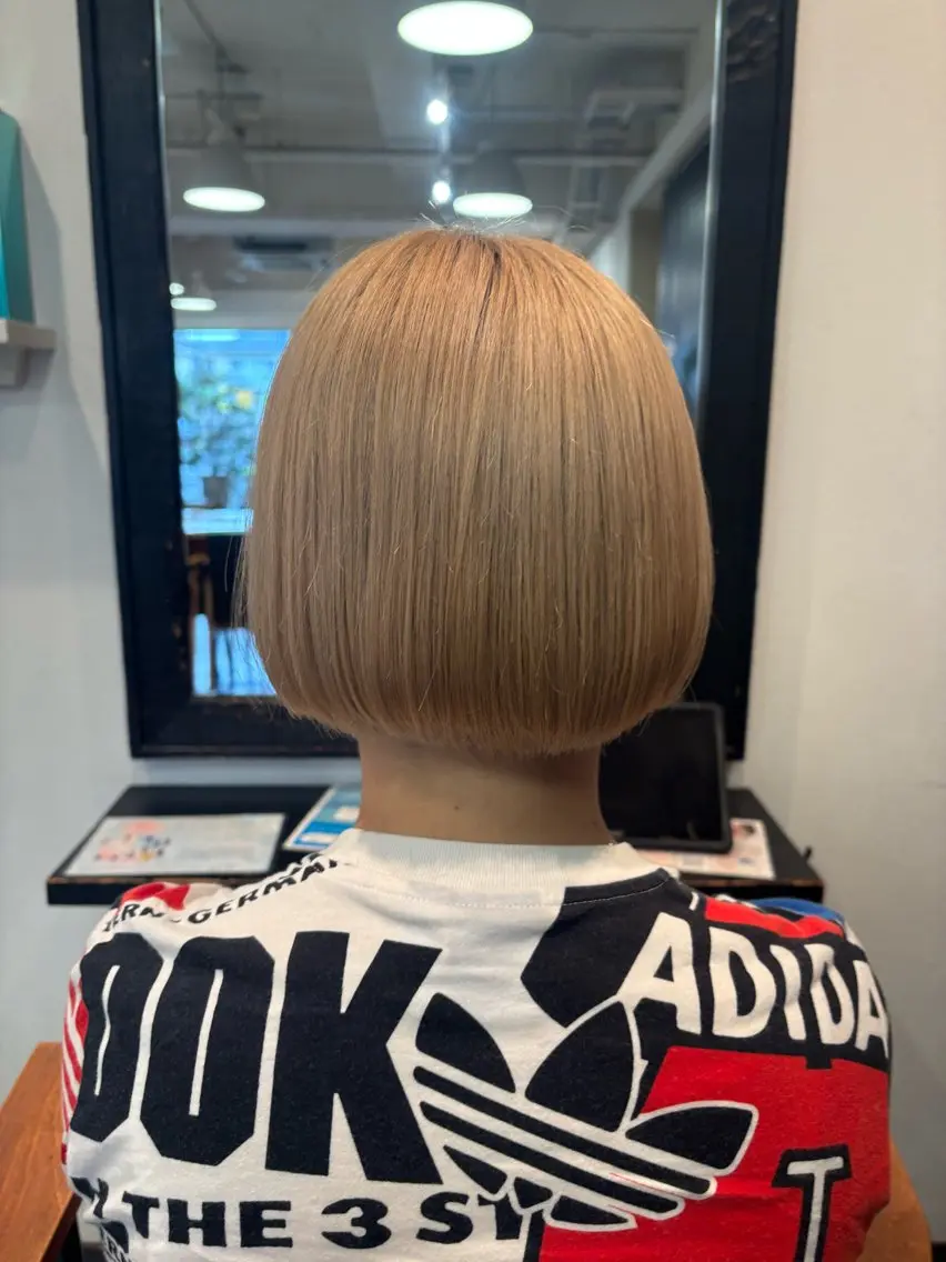 ショート ボブ こやなぎ れいなのヘアスタイル
