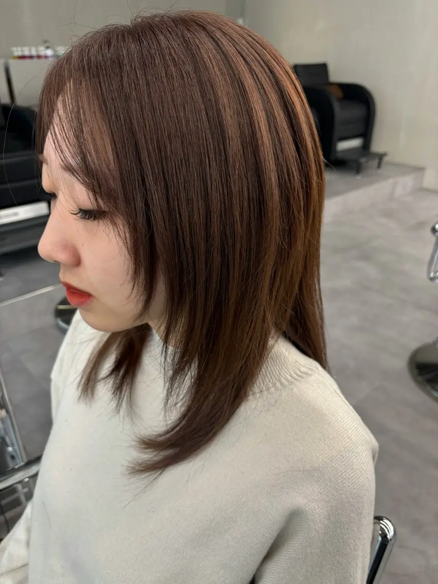 ミディアム 佐藤 莉子のヘアスタイル