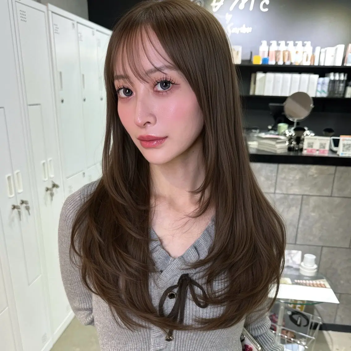 セミロング カラー 髪質改善 レイヤーカット 縮毛矯正 トリートメント カット ヘアカラー トリートメント 髪質改善/レイヤー 縮毛矯正/ケラチン耀のヘアスタイル