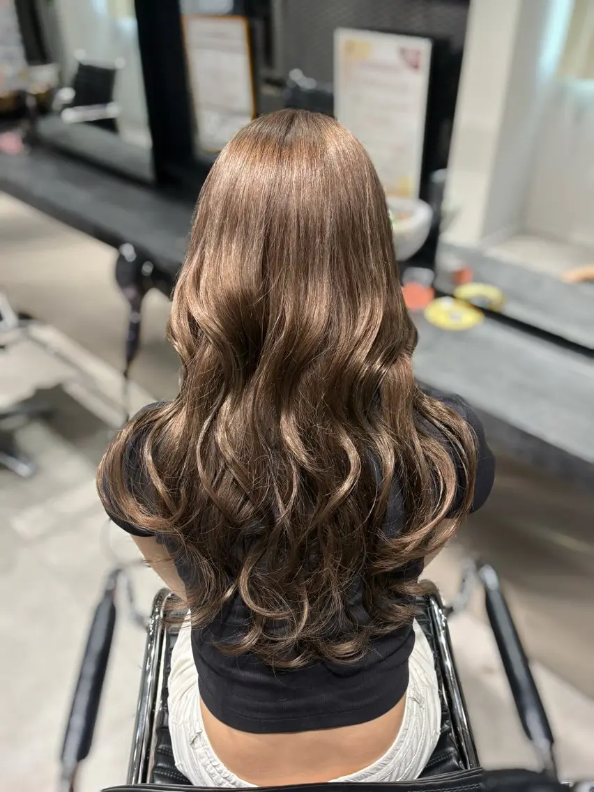 ロング カラー ベージュカラー ブリーチ ヘーゼル カット ヘアカラー トリートメント ゆな🎀ハイトーン /レイヤーのヘアスタイル