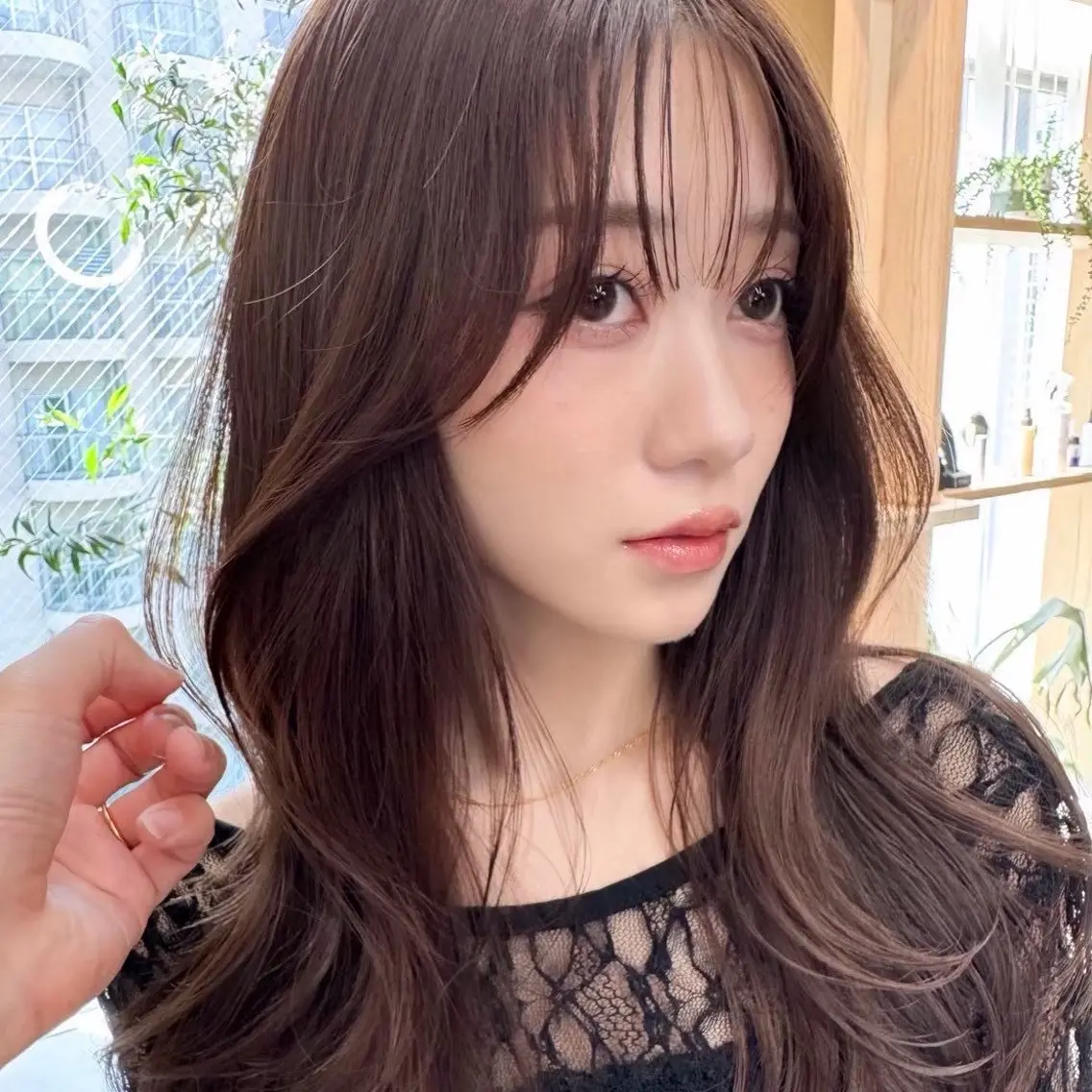 セミロング カラー ヘアアレンジ 内大久保 列夏のヘアスタイル