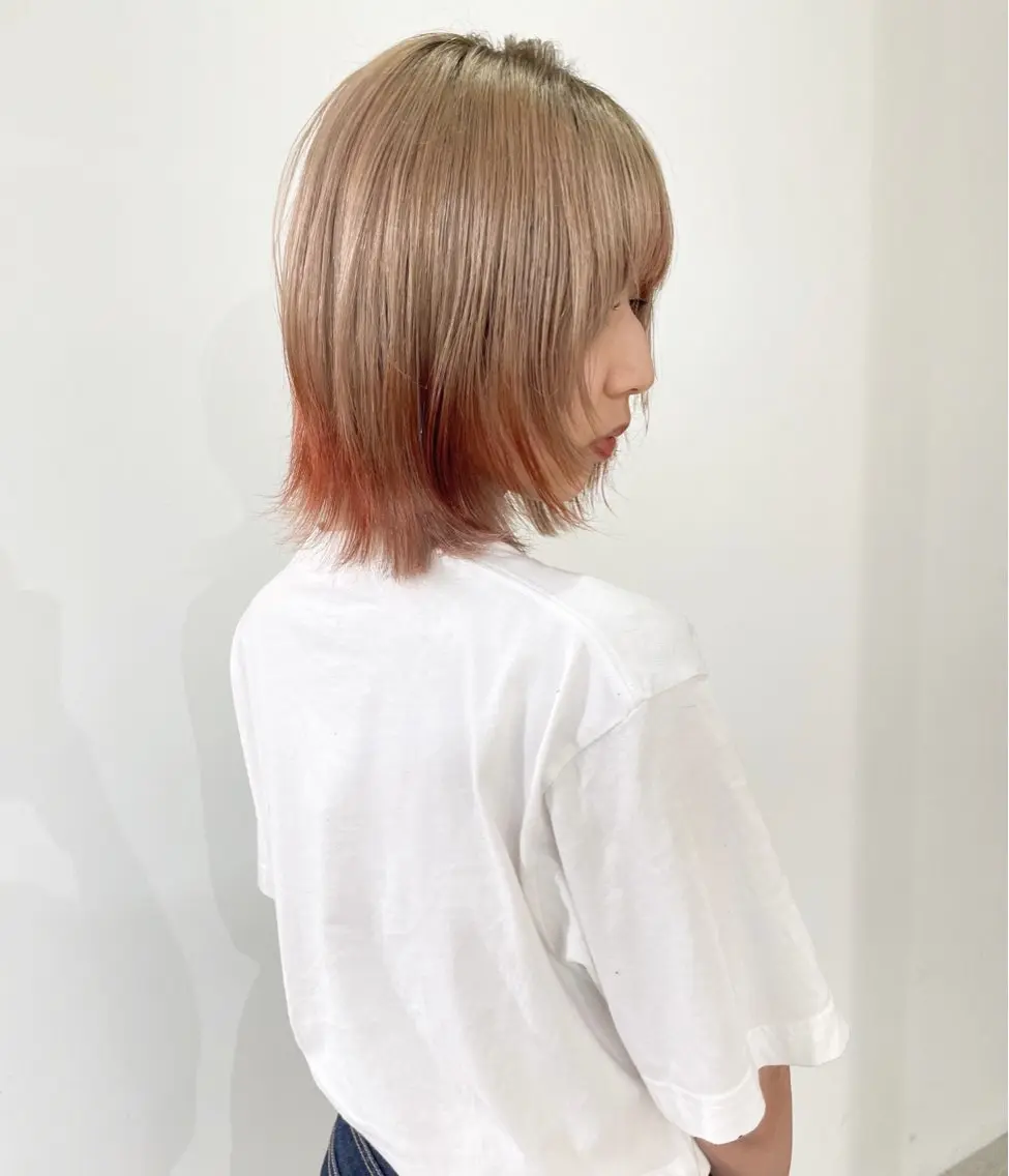 ミディアム カラー ミストバング ベージュカラー ブリーチ デザインカラー イヤリングカラー ヘアカラー トリートメント MIU/ルーツカラー 顔まわりレイヤーのヘアスタイル