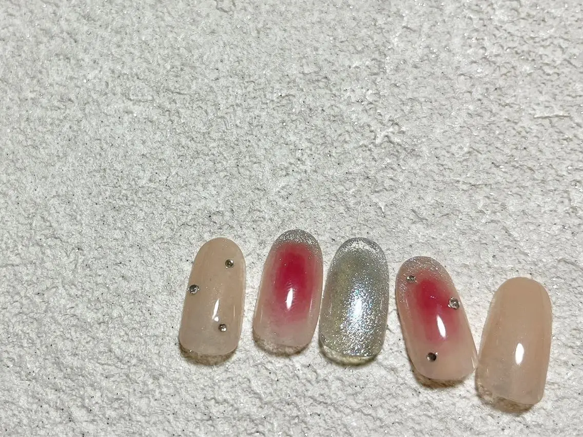 ネイル アイブロウ 眉カラー オーロラネイル フラワーネイル フットネイル フレンチネイル mogunail &blowのネイルデザイン