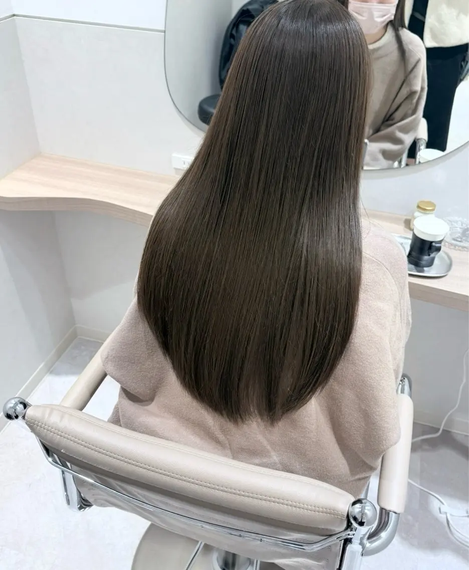 ロング トリートメント くすみベージュカラー 🪻HARUKAのヘアスタイル