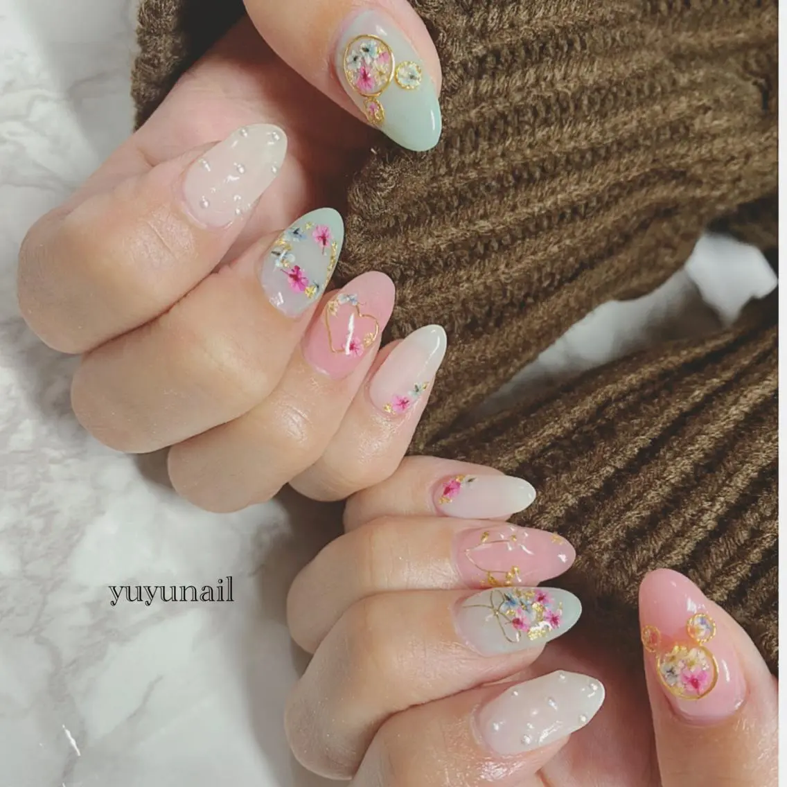 ネイル フラワーネイル ジェルネイル キラキラネイル マグネットネイル ニュアンスネイル yuyu nailのネイルデザイン
