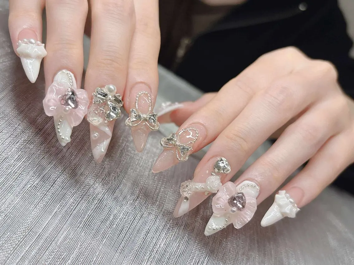 ネイル 長さ出し グラデーション 卒業式 キラキラネイル マグネットネイル ハンドネイル Lee Nailsのネイルデザイン