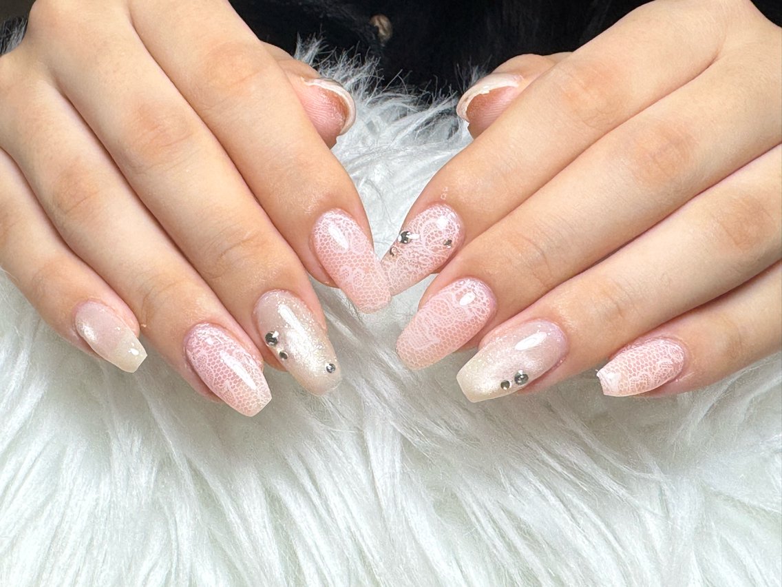 ネイル ブラウン フレンチネイル 韓国ネイル マグネットネイル ニュアンスネイル ハンドネイル ハンドケア Hara Nail 【持ち込みOK】のネイルデザイン