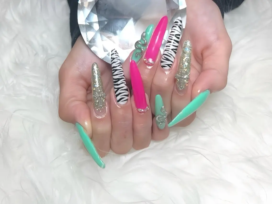 ネイル アートネイル フレンチネイル ジェルネイル 韓国ネイル ミラーネイル ハンドネイル Rin Nail 新大久保店のネイルデザイン