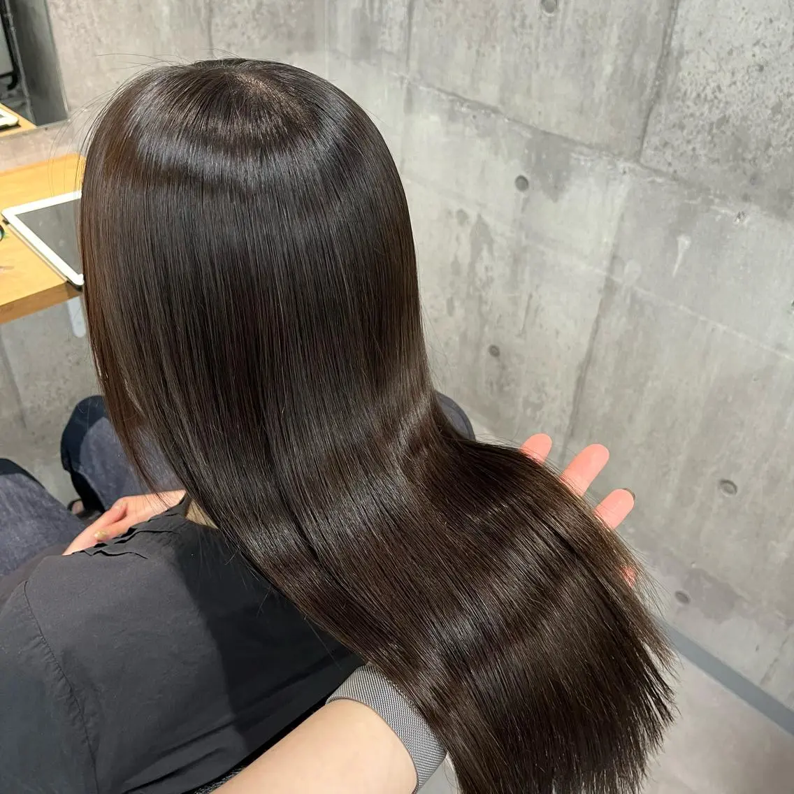 ロング カット 縮毛矯正 トリートメント newi赤羽 HINATAのヘアスタイル