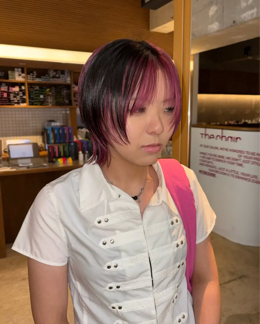 ミディアム カラー 黒髪 ピンクカラー 似合わせカット シャギー パル__レイヤー/パ ーマ/デザインカラーのヘアスタイル