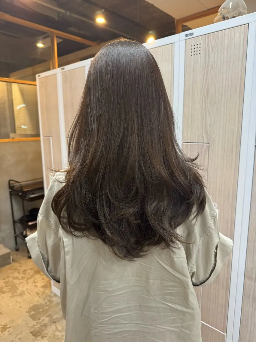 ロング カラー 透明感カラー オリーブグレー ヘアカラー トリートメント freera京都 HIYORIのヘアスタイル
