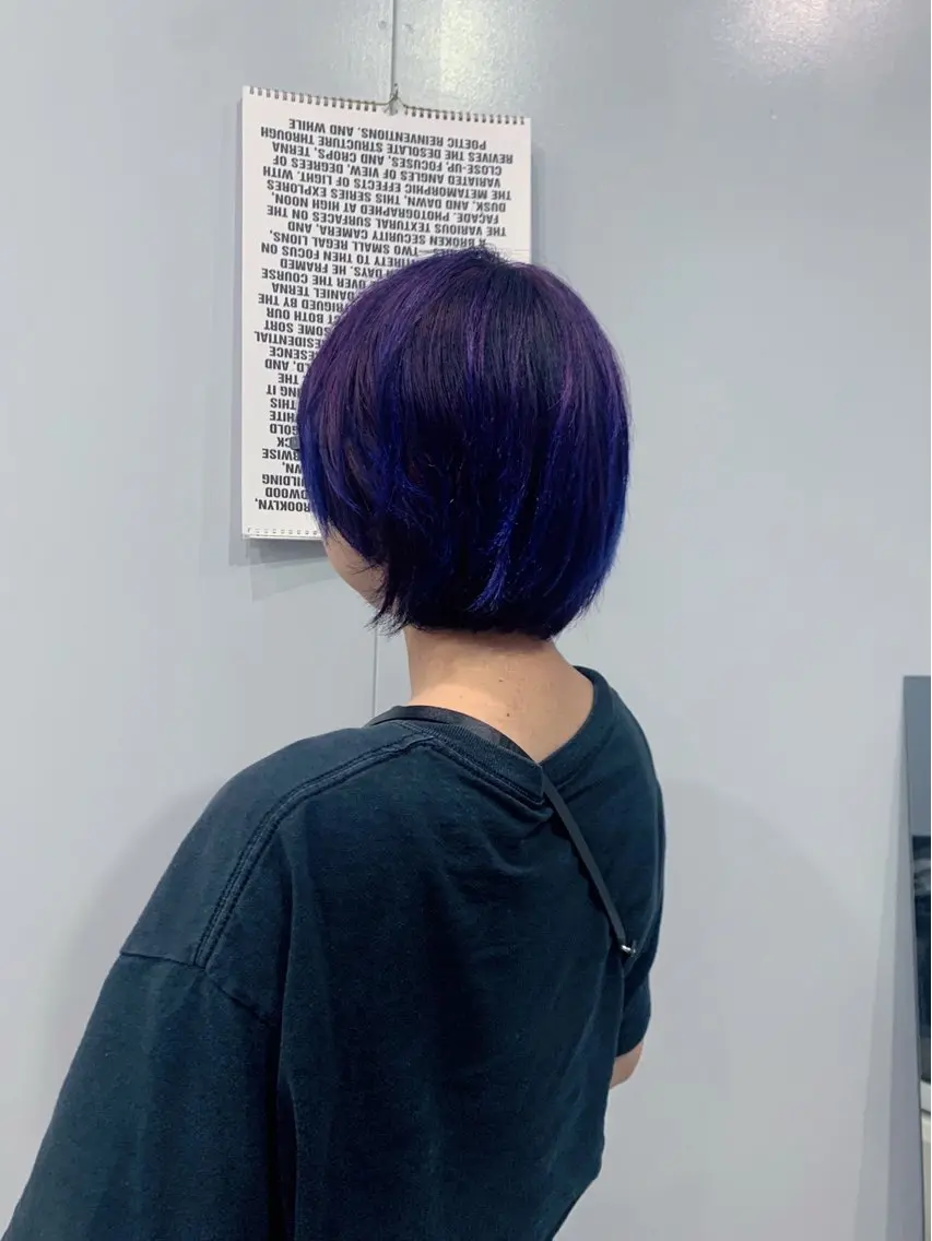 ショート パープルカラー ヘアカラー 高橋 亜紀のヘアスタイル