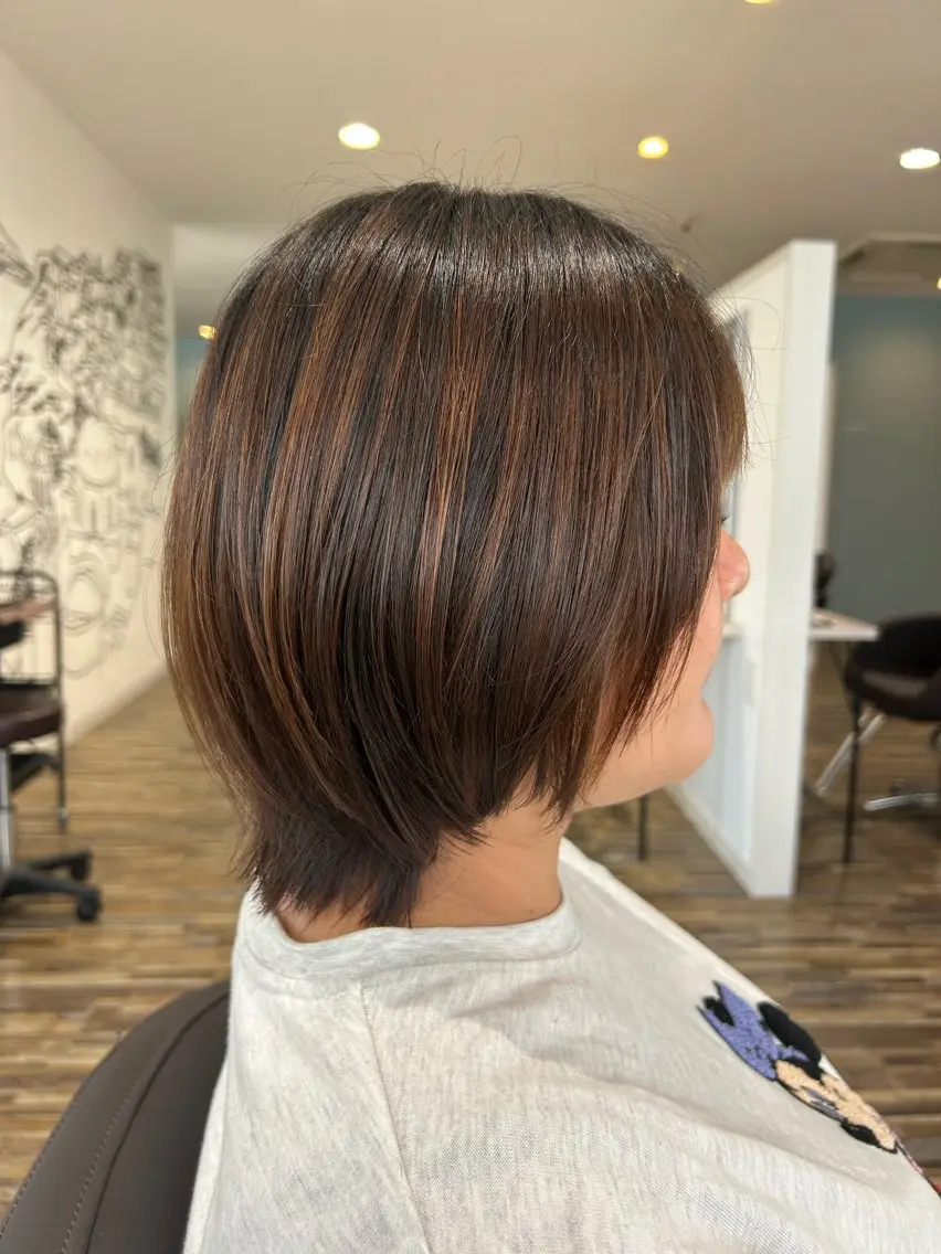 ミディアム ショートボブ ボブ ウルフカット 高木 瑶子のヘアスタイル