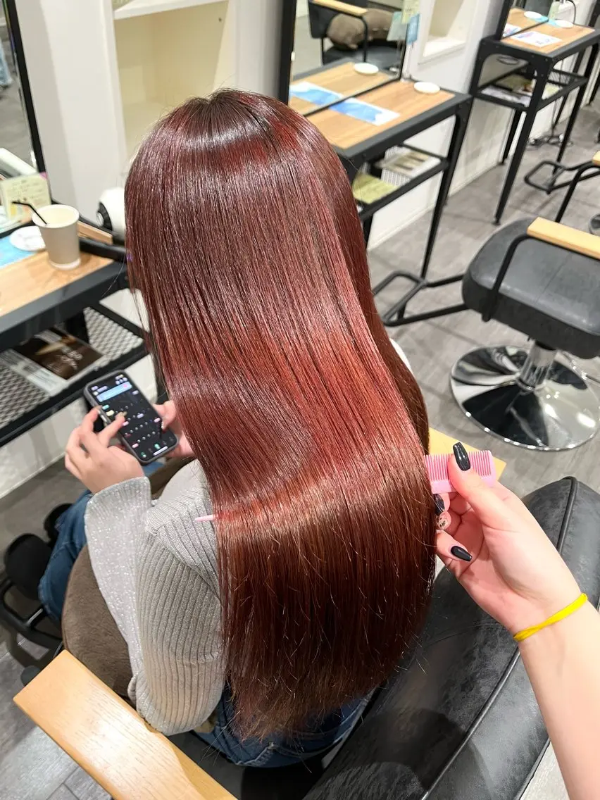 ロング カラー カシス レッドカラー ヘアカラー cocotte🫧 絹村 琴美のヘアスタイル