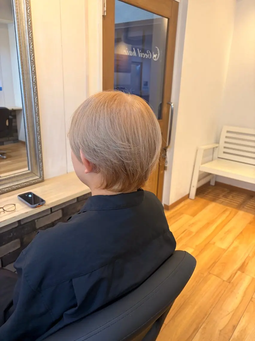 カラー メンズ メンズブリーチ ベージュカラー ブリーチ ミルクティーベージュ ピンクカラー ヘアカラー ハイトーンカラー cecil kokiのヘアスタイル